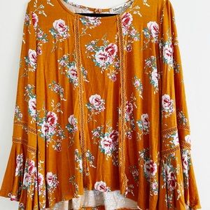 Bell sleeve women’s top